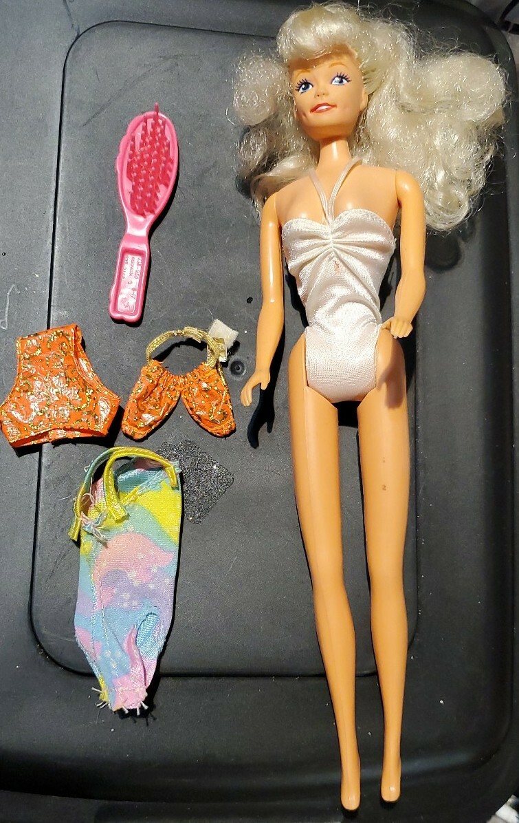 華Doll*12 1993 Lucky Inc. Co. Made In China 211253a 12in Barbie Clone doll