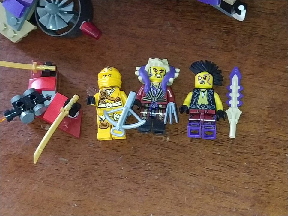 LEGO Ninjago 70746 Condrai Copter Attack, foto 4 di 5