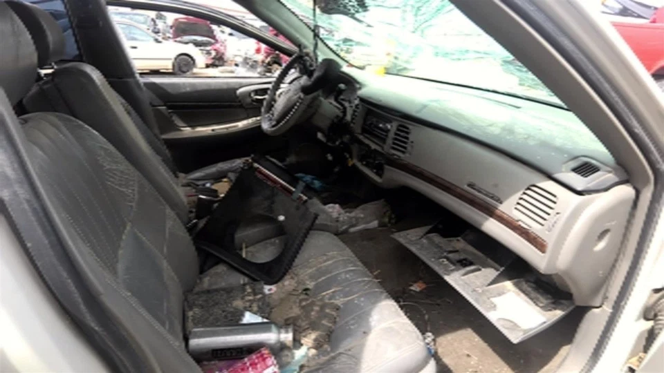 Pinza de freno de disco delantera derecha usada se adapta a: Chevrolet Impala 2004 delantera SLE R. Fro Foto 3 de 4