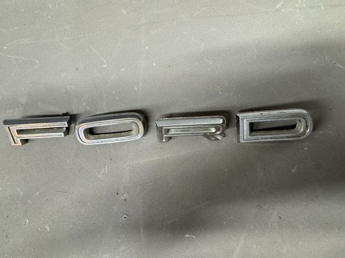 Ford Galaxie 1965 Script capó letras emblema placa de identificación OEM 65 moldura OE - Imagen 4 de 7