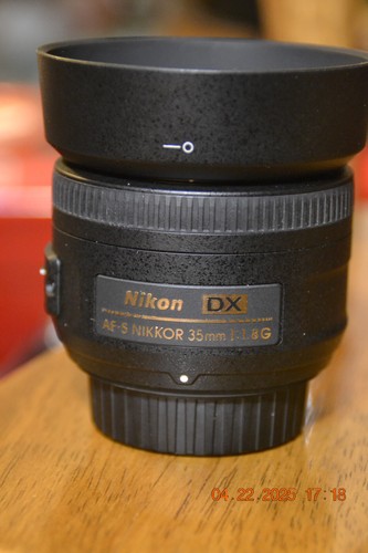 NEW NEVER USED NIKON AF-S DX 35mm PORTRAIT LENS MINT WORKS PERFECT