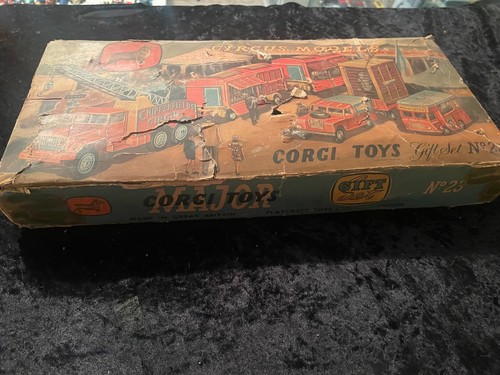 Vintage Corgi Toys Original Gift Set 23 Chipperfields Circus boxed with Animals - Picture 19 of 20