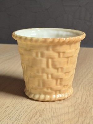 Antiker kleiner Blumentopf Royal Worcester Rouge Elfenbein Korbmuster.