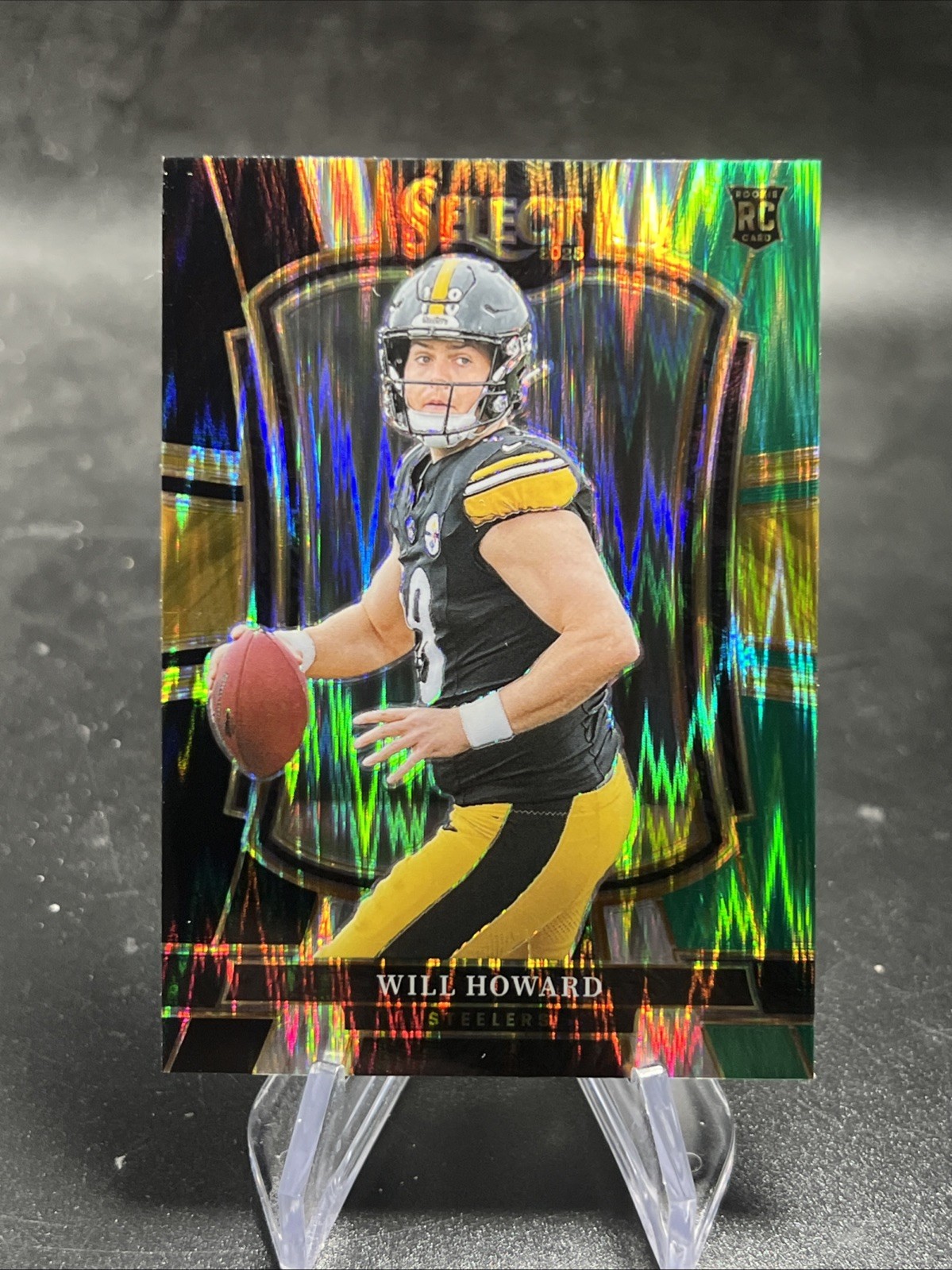 2025 Panini Select Will Howard #152 Premier Level Black and Green Prizm Shock RC
