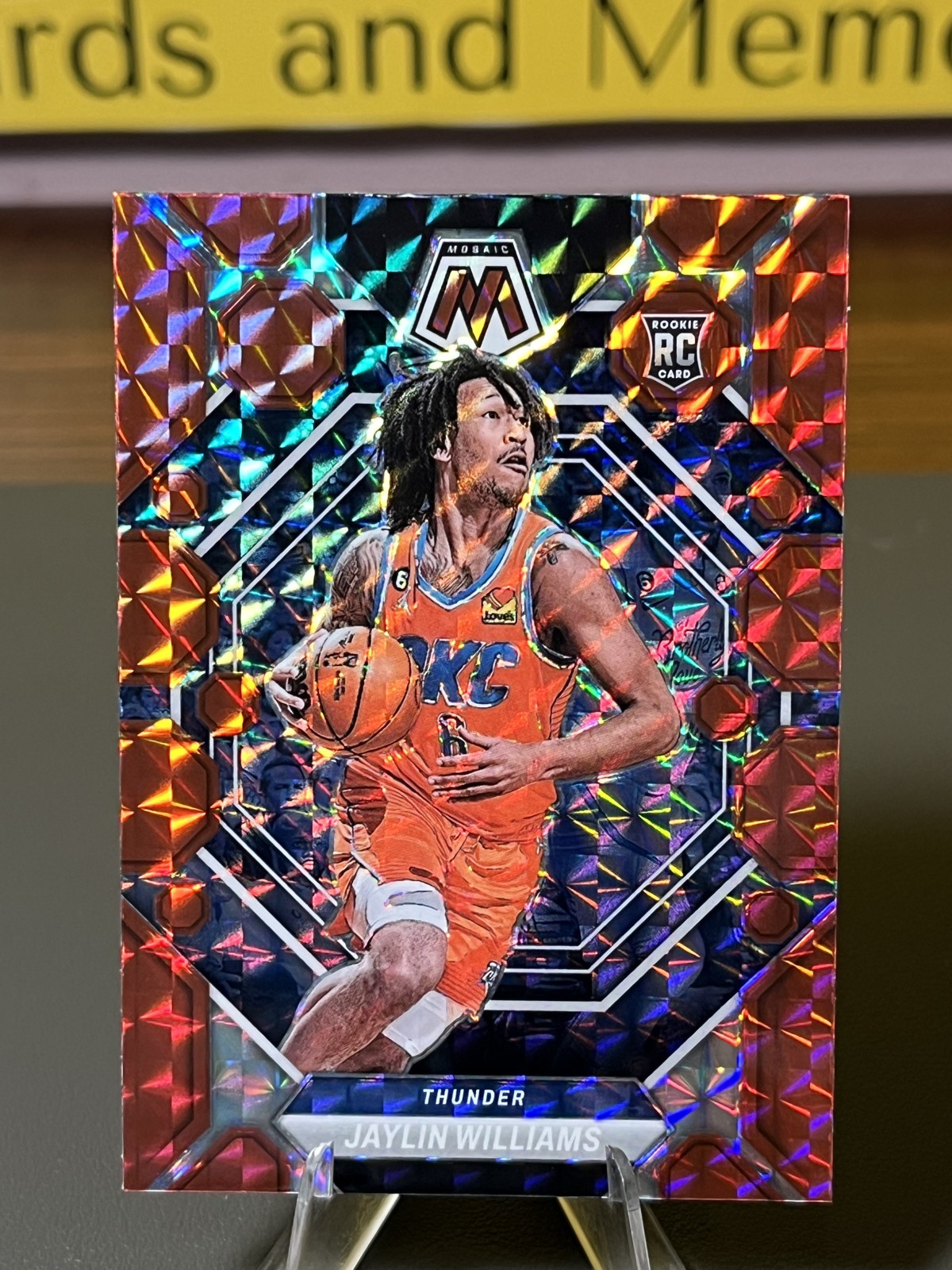 2022-23 Panini Mosaic - Rookies Jaylin Williams #241 Camo Red Prizm (RC)