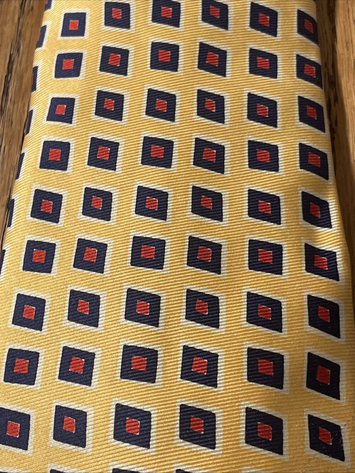 Gravata masculina vintage em excelente estado usado Abercrombie & Fitch gravata de seda feita à mão geométrica nos EUA - Imagem 3 de 4