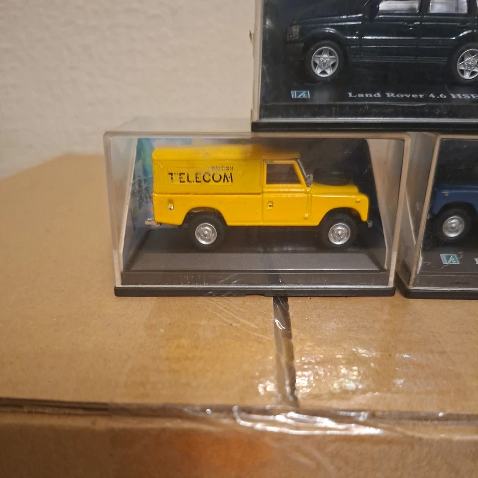 Cararama 1/72 Scale Land Rover x3 inc B T. plus Porsche 911 Coupe. (17) - image 2 of 4