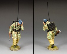 KING  COUNTRY LUFTWAFFE LW071 FALLSCHIRMJAGER FIELD RADIO OPERATOR