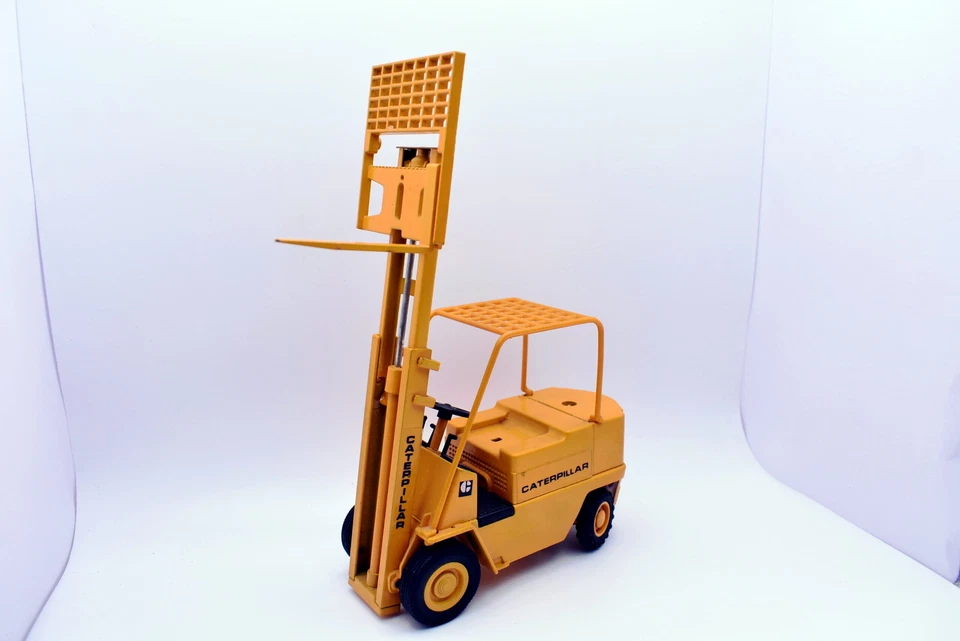 Modellino muletto scala 1:25 JOAL CATERPILLAR CARRELLO modellismo usati asta - Immagine 4 di 4