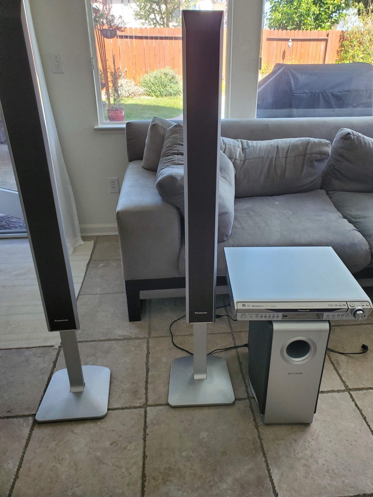 Panasonic SC-HT0 940 5-Disc DVD Home Theater, Remote + Speakers + Wires