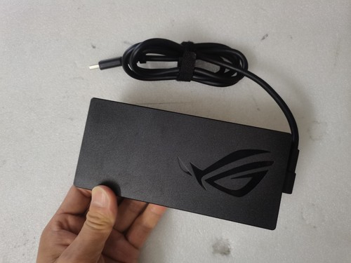 Para ASUS ROG Zephyrus G16 (2025) GU605CW RTX5080 240W 20V 12A ADP-240EB B Genuino - Imagen 5 de 5