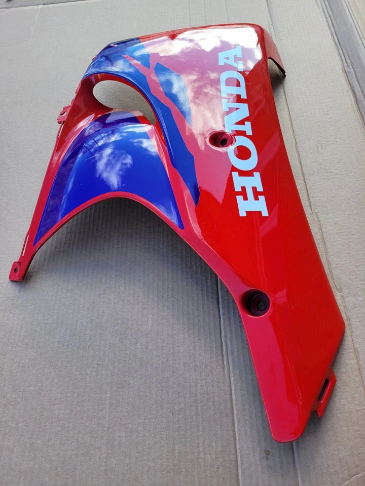 honda cbr900rr fireblade lower rh fairing 64420-MASA-0000 - Image 4 of 4