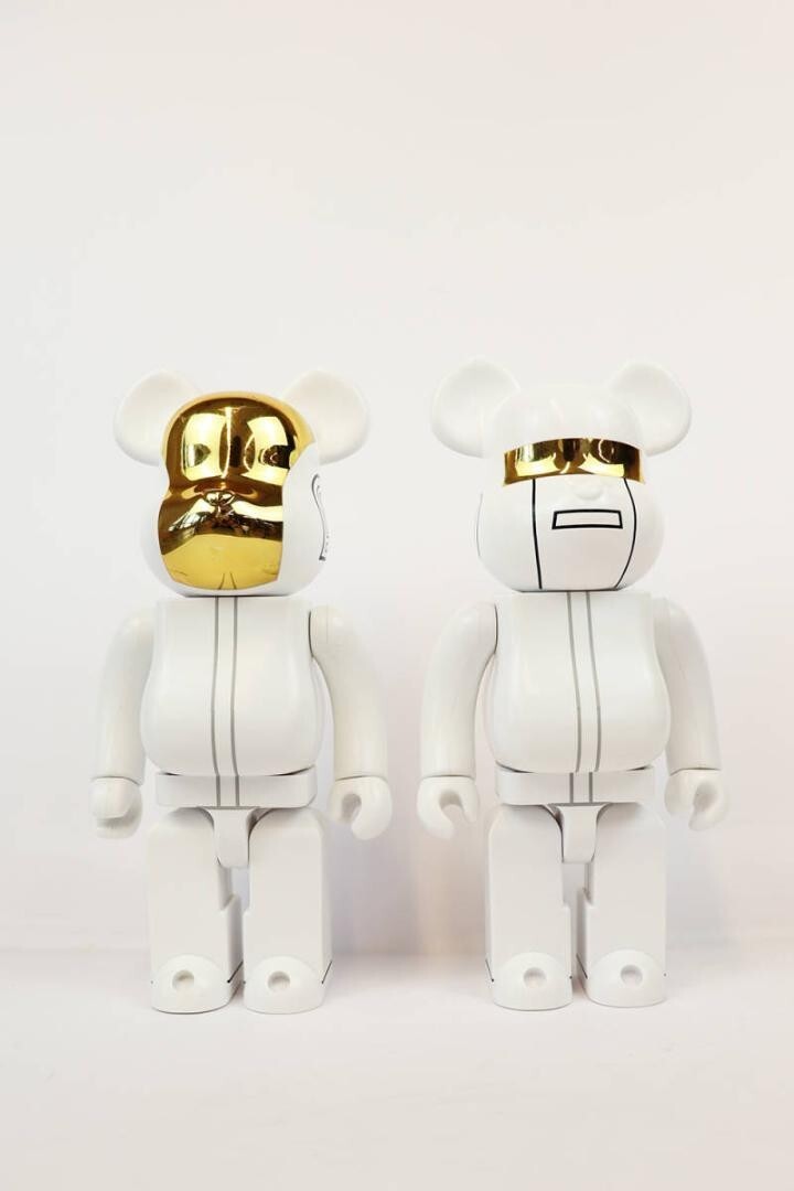 BE@RBRICK DAFT PUNK White Suit Ver. 400% Used Japanese BE@RBRICK DAFT PUNK White Suit Ver. 400% Used Japanese