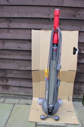 DYSON DC40 ASPIRAPOLVERE MULTI PAVIMENTO VERTICALE CON CAVO SENZA SACCO HOOVER - Foto 14 di 19