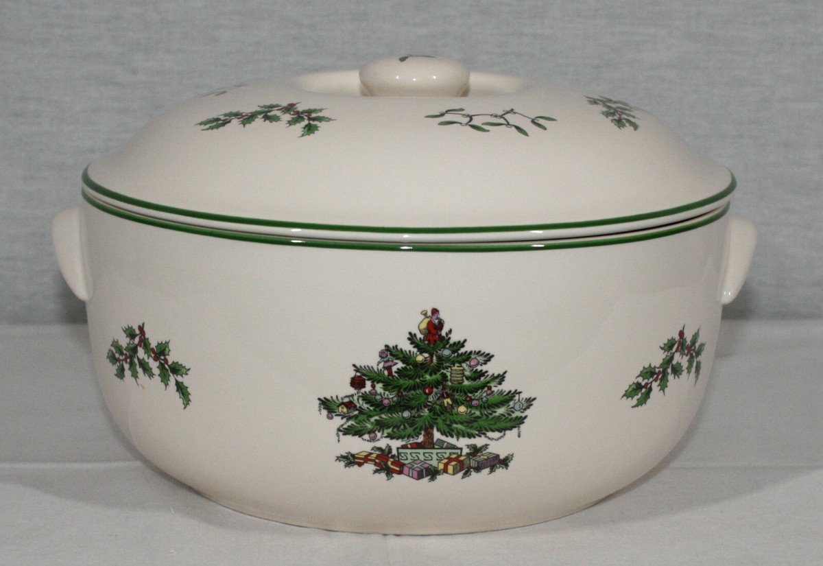 SPODE CHRISTMAS TREE PATTERN RD COVERED CASSEROLE 8 5/8