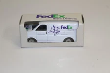 FedEx Home Delivery Van Die Cast 1:64 Purple Dog Design Advantage #31570 NEW
