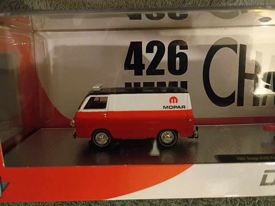 Dodge A100 1967 y Charger M2 Machines 1966 escala 1:64 camiones automáticos lanzamiento 87 Foto 2 de 4
