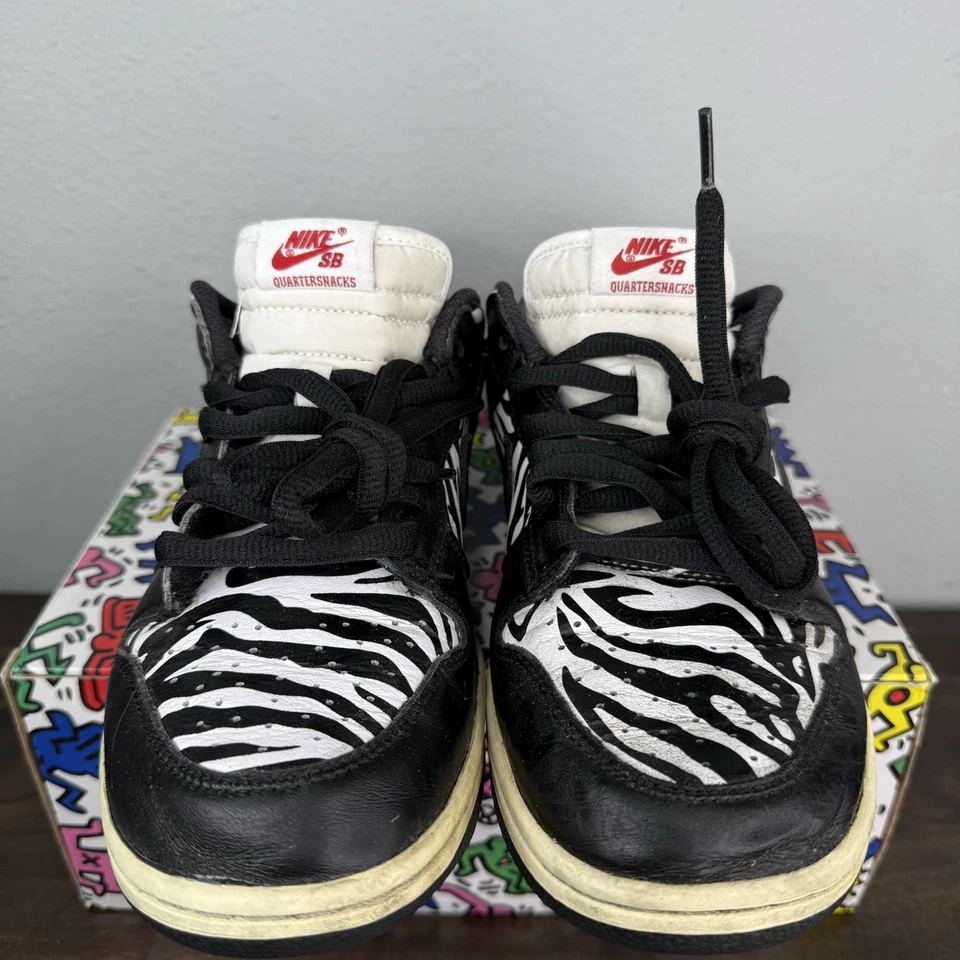 Nike Quartersnacks x Dunk SB Low Little Debbie’s Zebra Cakes Size 8 DM3510-001 - Image 4 of 4