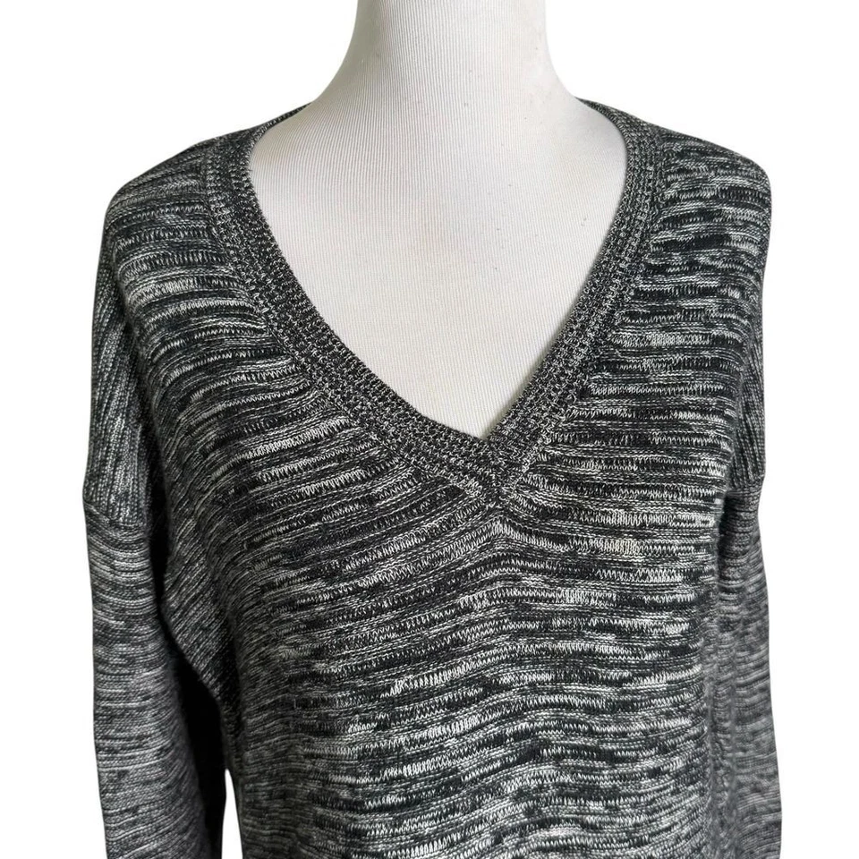 Suéter Ellen Tracy Gris Negro Tejido Mármol Cuello en V Manga Larga Pullover Talla L Foto 2 de 4