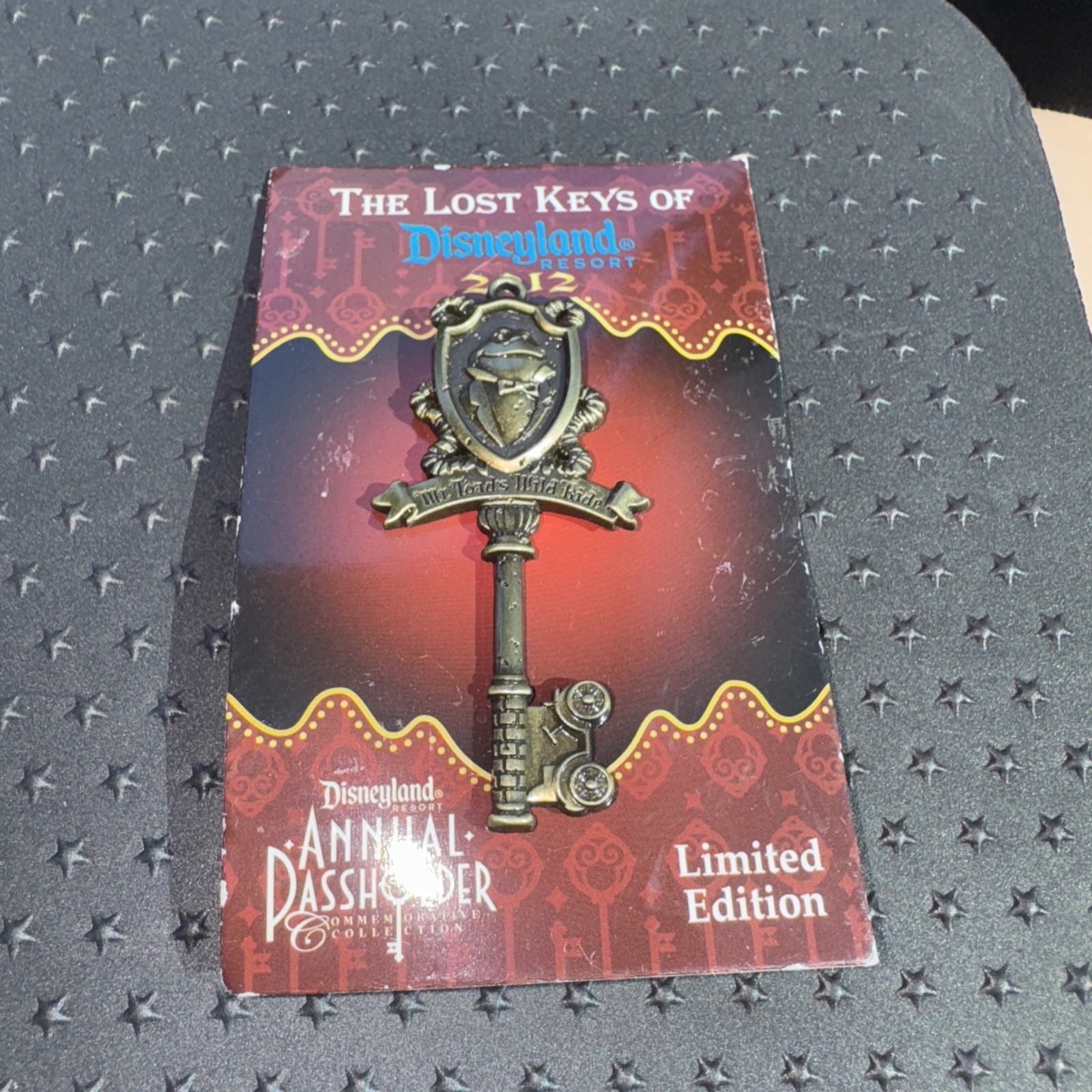 Disneyland Lost Keys of Disneyland Mr. Toad Pin LE3000 2012 on Card