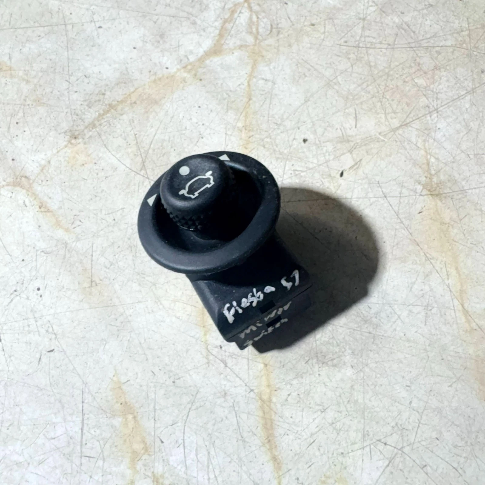 Ford Fiesta power fold electric wing mirror control switch front view 1S7T-17B676-AA