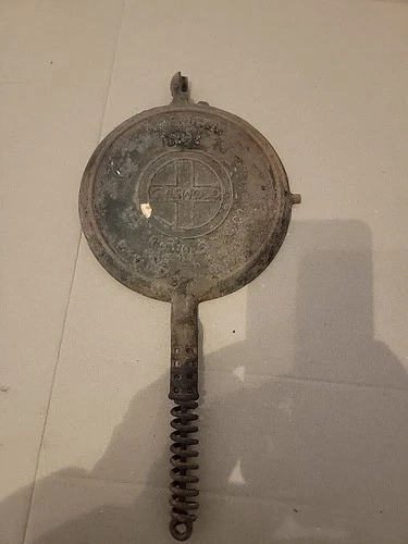 Vintage Griswold Cast Iron No 8 Waffle Iron 885 Parts Only