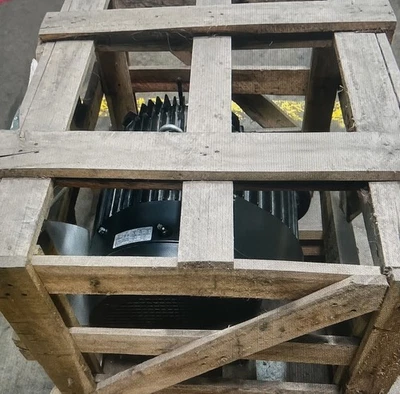 NEW TOSHIBA 25 HP MOTOR *230/460 VOLT *3540 RPM *284TS FRAME *Priced To Sell! - Image 1 of 4