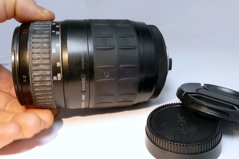 Quantaray 70-300mm f4-5.6 Lens For Nikon telephoto AF-D LD Macro 1:2 - Image 3 of 4
