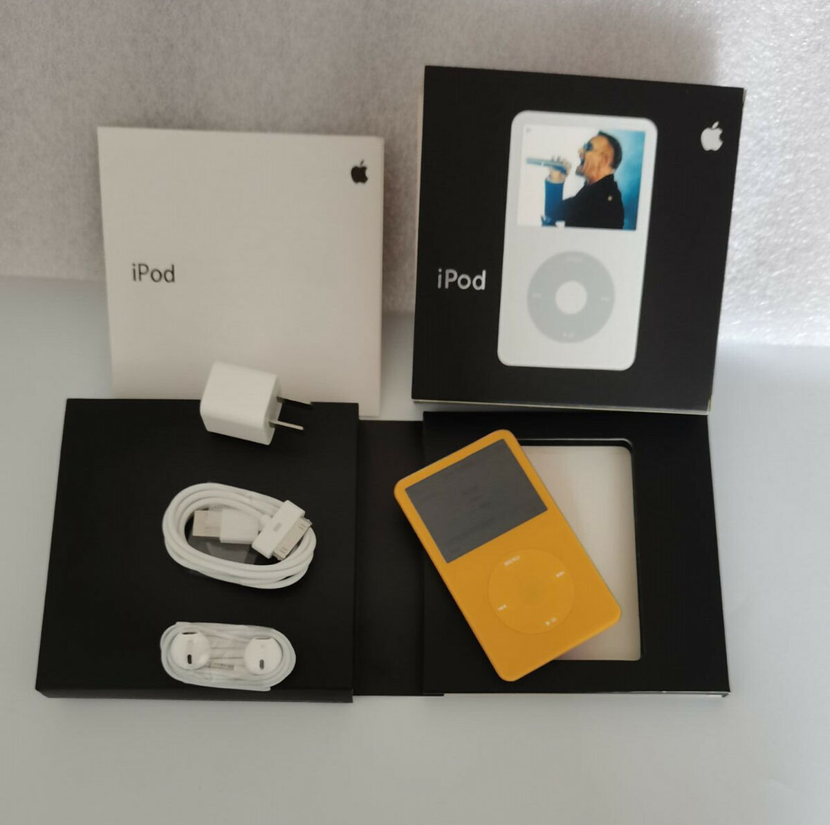 Latest Apple IPod Classic 5th Gen Yellow U2 Special Edition (30/60