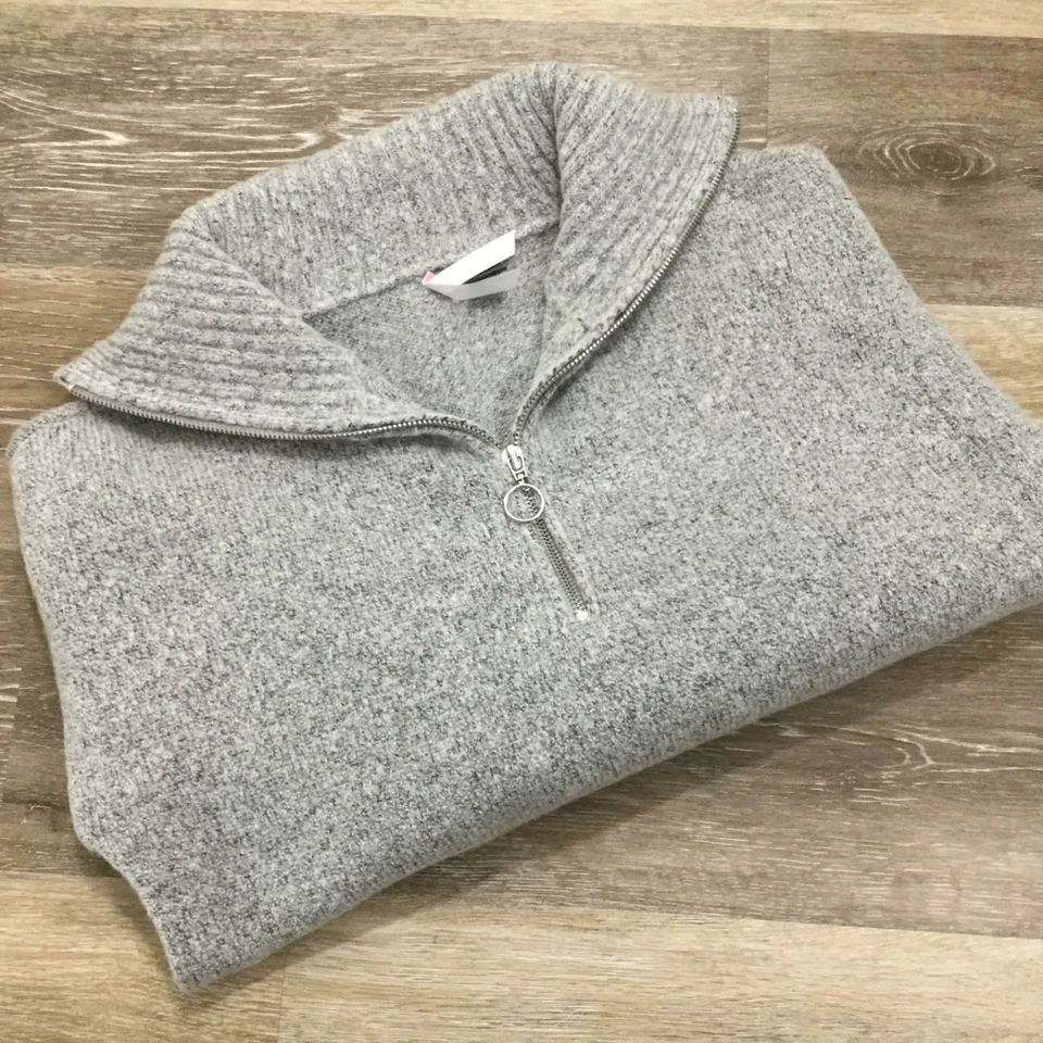 LOVE by DESIGN 1/4 Zip Mock Neck Gray Pullover Knit Sweater Women's Size Medium - Image 4 of 4