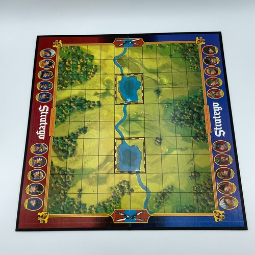 STRATEGO Board Game MILTON BRADLEY 1986 Replacement Board Family Game Parts - Picture 2 of 3