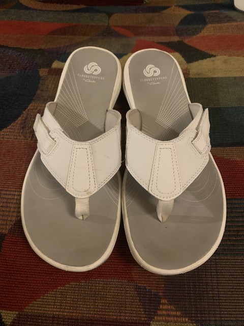 Cloudstepper by Clarks Womens Brinkley Sail Flip Flop Size 7m White Blanc for sale online | eBay
