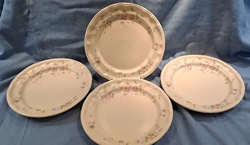 Lot of Four (4)  Vintage Pfaltzgraff Tea Rose 10 1/2" Dinner Plates