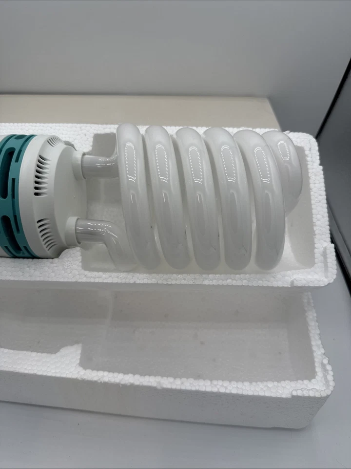 Studio PRO 105watt 5500k 110 Volt 60 Hz Medium Base CFL - Image 2 of 2