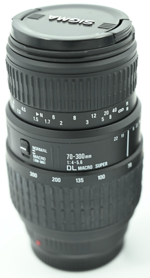 Sigma 70-300mm 1:4-5.6 DL MACRO Super Lens for Minolta Sony with 