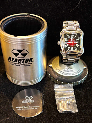 Reactor Flux 87011 Men s Quartz Watch 100m Stainless Bracelet Day/Date Square