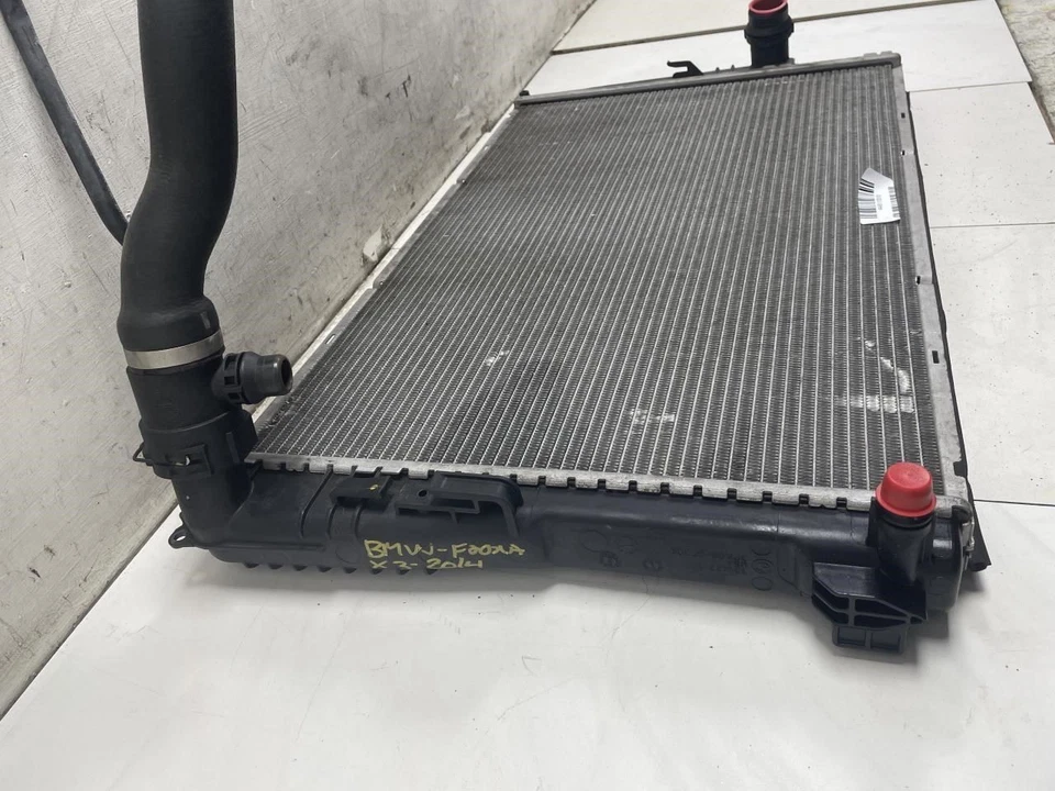 BMW X3 ix28 2014 radiador OEM+ Foto 3 de 4