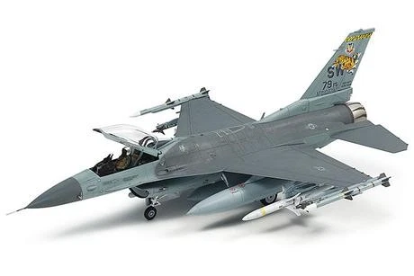 Tamiya F16CJ (BLOCK 50) fighting falcon w/full equipment scala 1:72 cod.60788 - Immagine 4 di 4