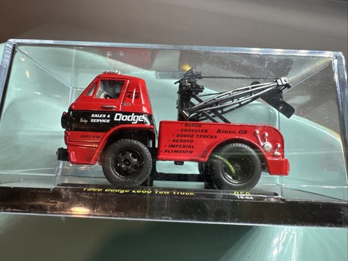 M2 1966 Dodge L600 Tow Truck R52 18-64 encased Castline - Picture 15 of 16