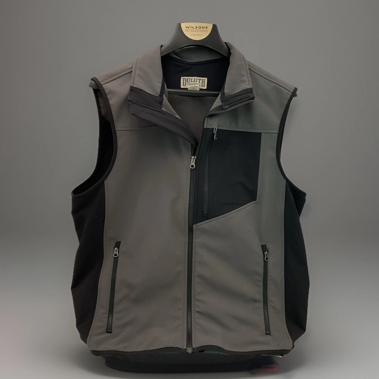 Mens Size Large Duluth Trading Softshell Full Zip Fleece Lined Gray/Black Vest
