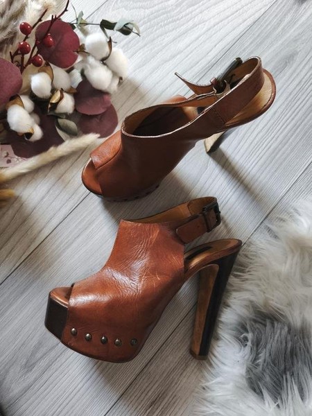 Women Kurt Geiger Heels Brown Leather 36