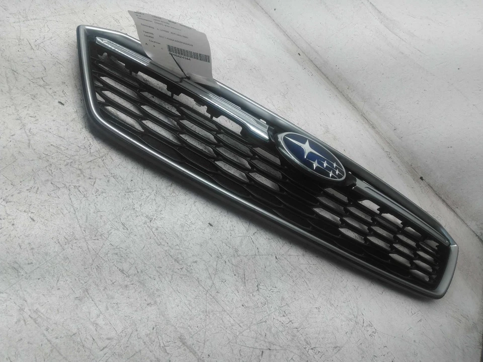 Used Upper Grille fits: 2017 Subaru Impreza upper gray surround Upper Grade A Foto 2 de 4