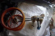 Rarit&auml;t seltenes Schaf mit Glockenwagen aus Blech 1921