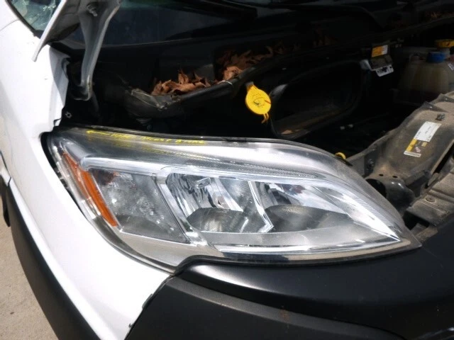 Used Right Headlight Assembly fits: 2023 Ram Promaster 2500 van halogen Right Gr Foto 4 de 4