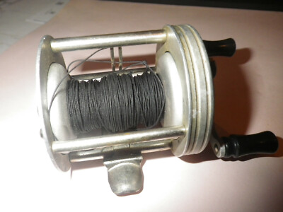 Moulinet Pflueger ancien modèle n° 1933 Trusty de collection Moulinet Pflueger ancien modèle n° 1933 Trusty de collection