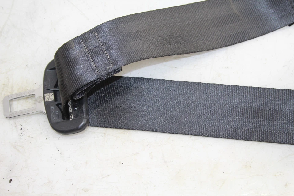 Cinturón de seguridad trasero derecho Volkswagen GTI 2015-2021 OEM FL63 Foto 3 de 4
