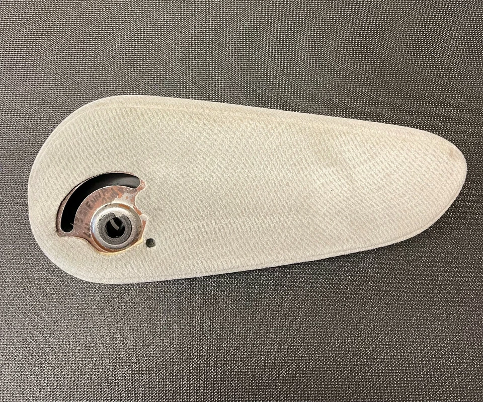 2011 2012 2013 2014 2015 TOYOTA SIENNA 2ND ROW SEAT ARM REST L/H GRAY OEM - Image 2 of 3