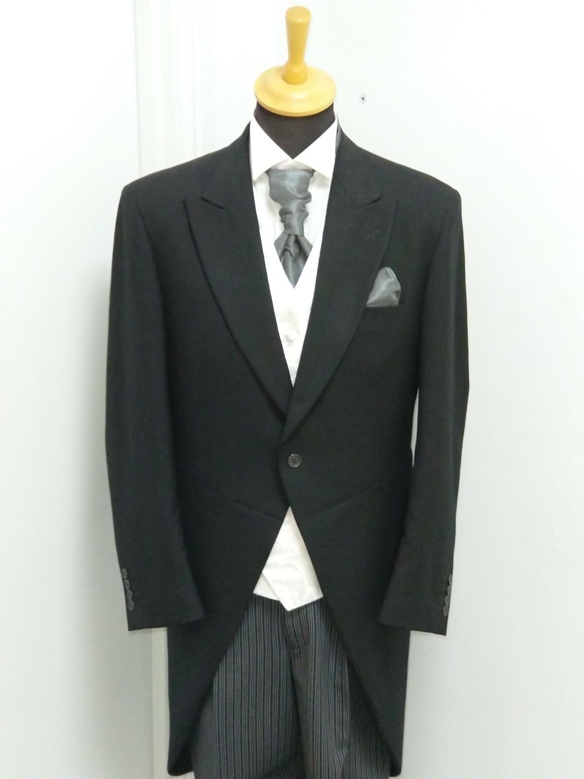 Mens Morning Suit for sale in UK View 44 bargains