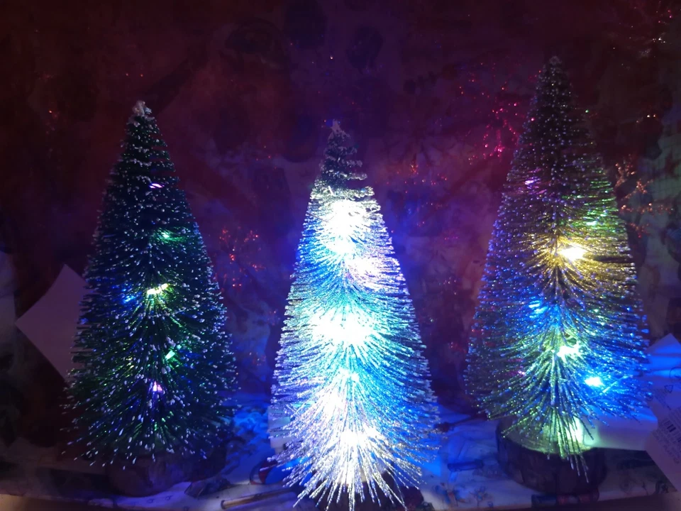 MINI ALBERO DI NATALE LUMINOSO CON LED E 3 GIOCHI DI LUCE DECORAZIONE ARGENTO - Immagine 4 di 4