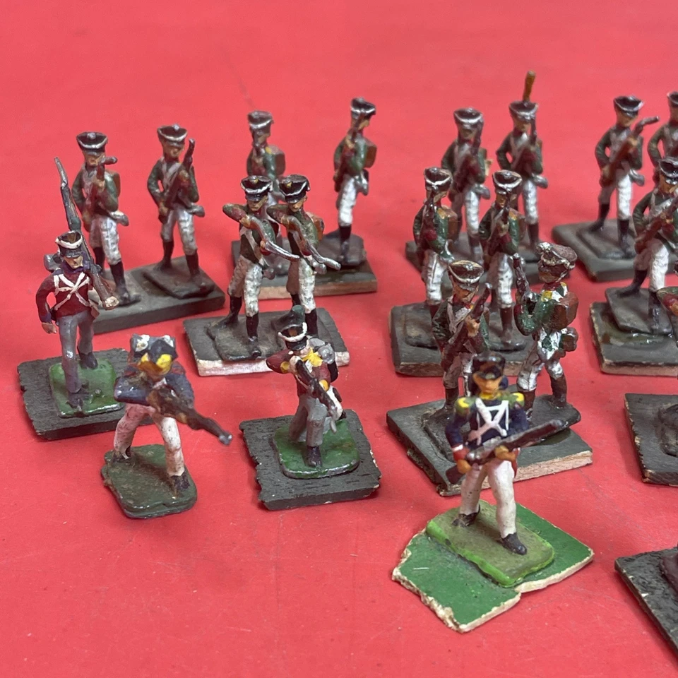 Soldados de hojalata antiguos de 25 mm - Infantería pintada del siglo XVIII - Lote Wargaming.   #17 Foto 3 de 4
